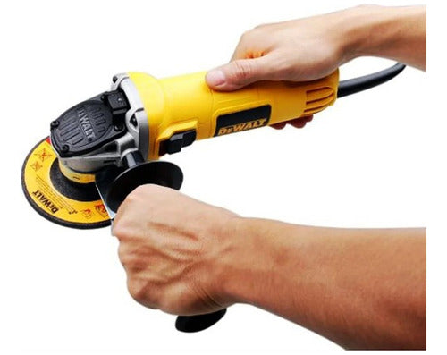 Esmerilhadeira Angular 115mm Dewalt, Modelo Dwe4020, Com Pot